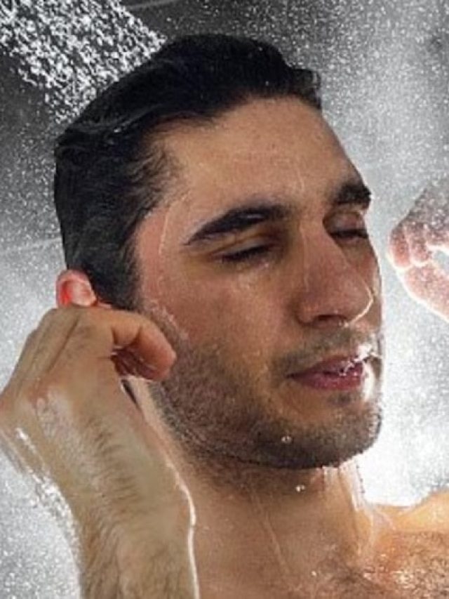 ৬০ বছর বয়সেও খেলা করবে যৌবন, স্নানের পর করুন এই কাজ