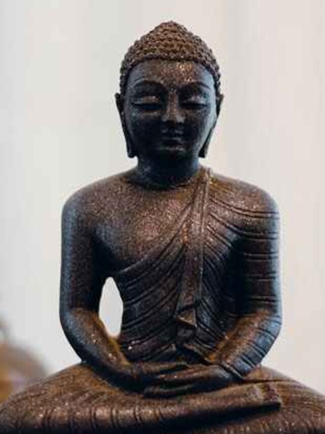 ঘরের ঠিক এই খানে রাখুন বুদ্ধমূর্তি, বাধা কাটবে, টাকা আসবে