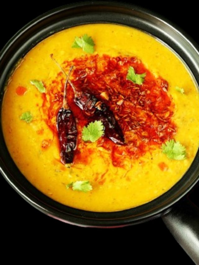 ডাল রান্নার সময় ঠিক কখন ফোড়ন দেবেন? বেশিরভাগ লোকই জানে না