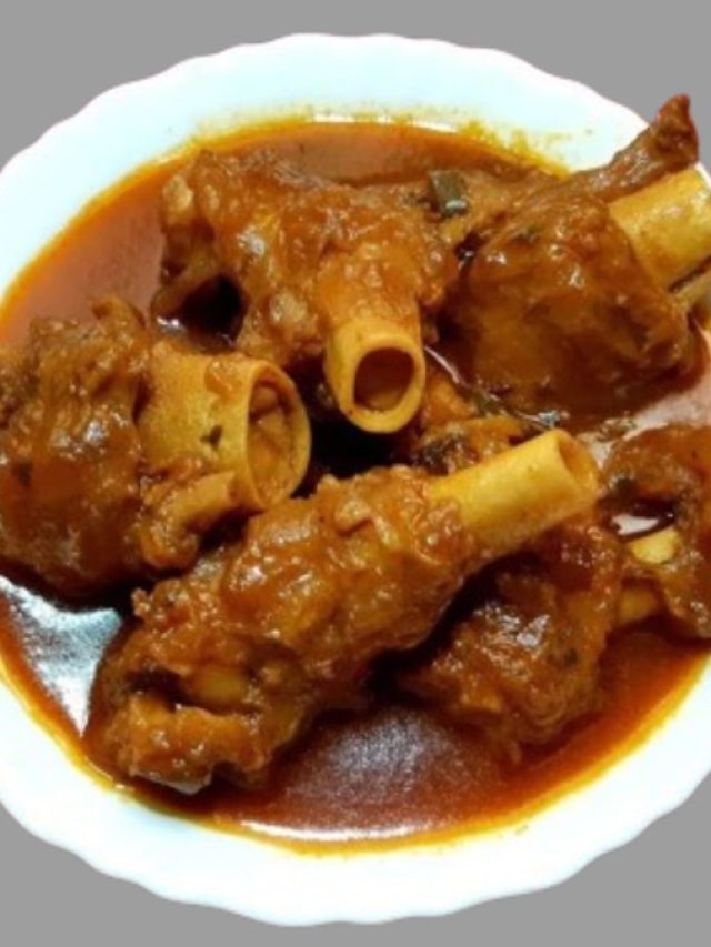 খাসির টেংরির ঝোল খেয়েছেন? এভাবে বানালে মুখে লেগে থাকবে