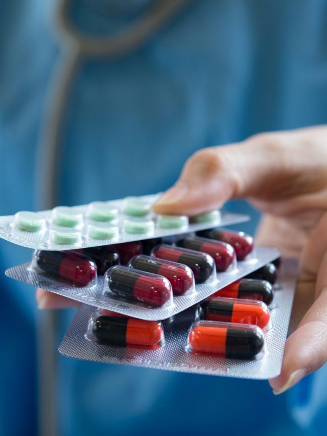 বলে কয়ে আসে না অসুখ, বাড়িতে রাখুন এই ৫ ওষুধ