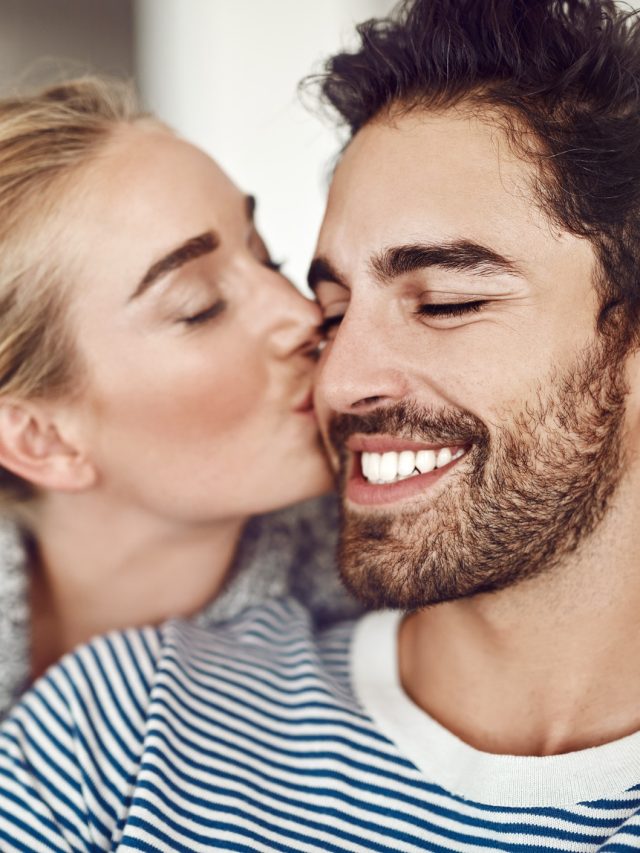 পেট গুড়গুড় করছে? কেমন একটা হচ্ছে শরীরে, প্রেমে পড়েননি তো?