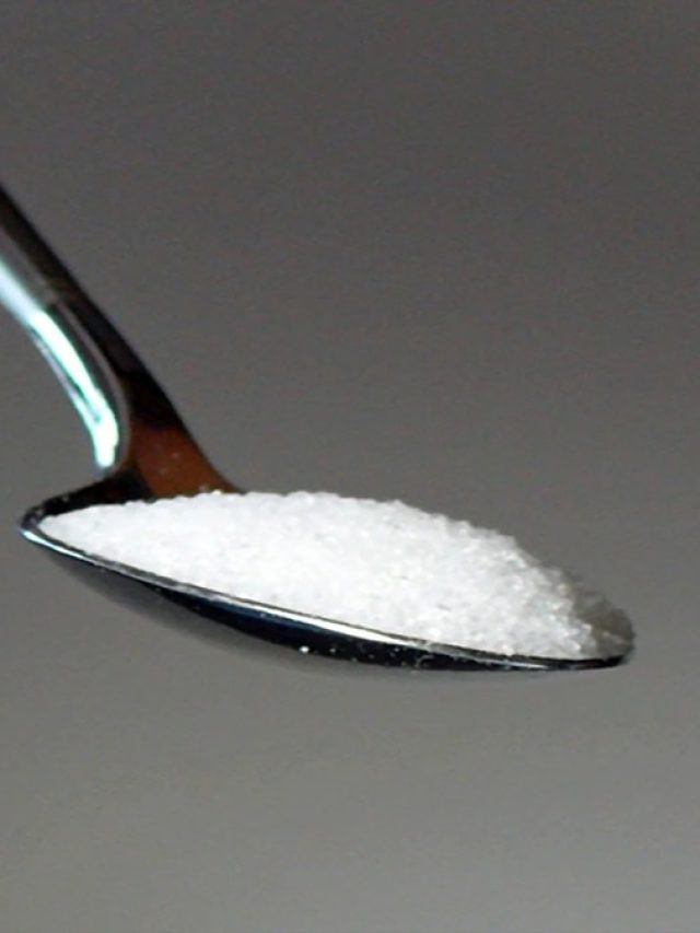 বড় ভুল!  রোগা হবেন ভেবে ডায়েট থেকে পুরোপুরি বাদ দিয়েছেন চিনি?