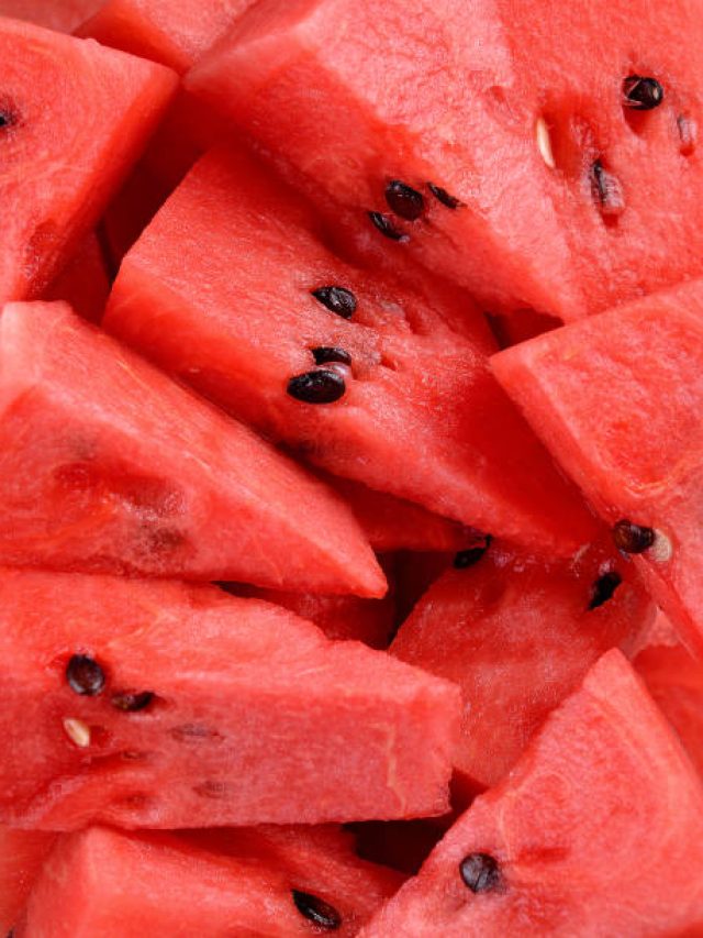 যৌবনের রক্ত টগবগ করে ফুটবে, বাবা হওয়ার বাধা কাটাবে তরমুজের বীজ