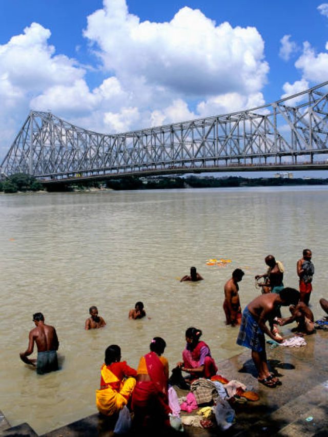 এই ৫ তথ্য: হাওড়া ব্রিজ সম্পর্কে আপনি হয়ত জানেন না