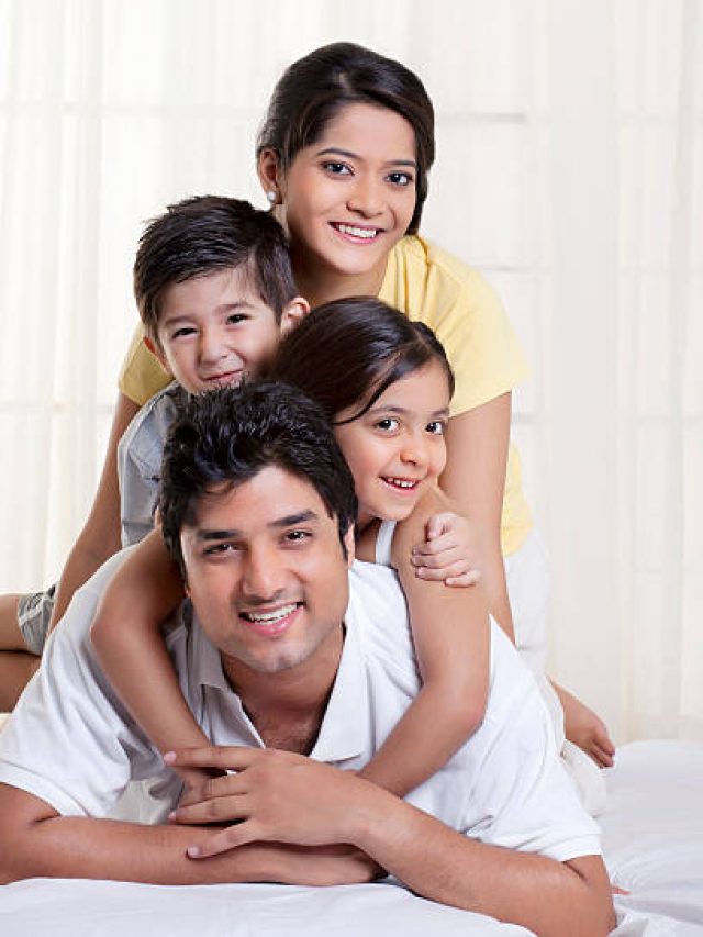 সন্তানদের সামনে বাবা-মায়েদের এসব করা ঠিক নয়, মুখ দেখাতে পারবেন না