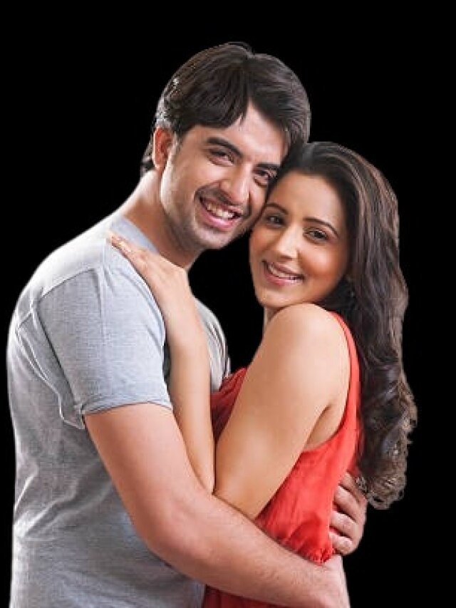 কেউ আপনাকে গোপনে ভালবাসে? এই ৮ লক্ষণেই ধরতে পারবেন