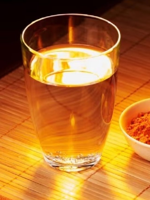 ঘামের সঙ্গে গলগল করে বেরোবে নোংরা ট্যান, খেতে হবে হলুদ-জল