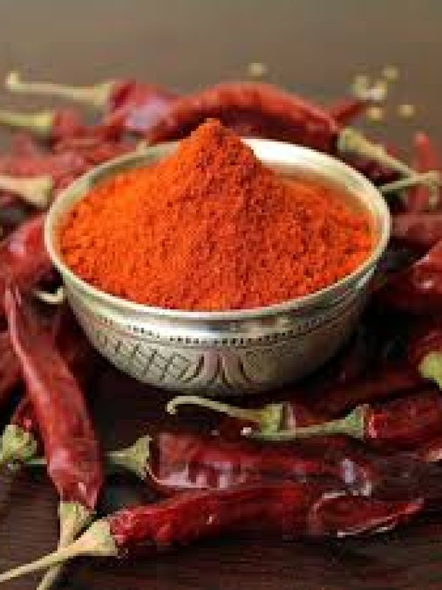 গরমে রান্নায় লঙ্কার গুঁড়ো মানে বিষ, স্বাদ না বদলে ব্যবহার করুন এগুলো