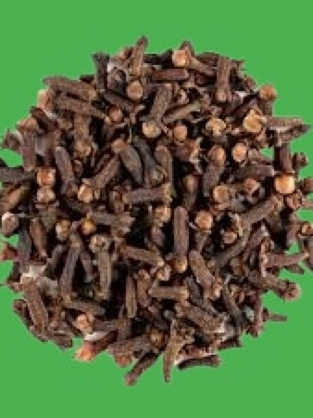 রাতে ঘুমোনোর আগে বিছানার নীচে রাখুন লবঙ্গ, জীবনটাই বদলে যাবে