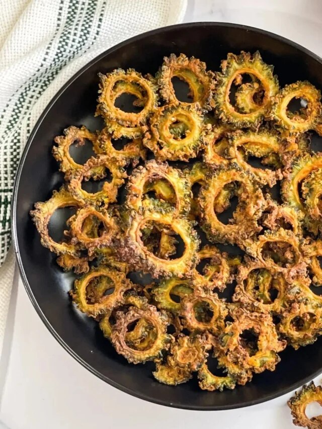 মশলা করলার চটকদার রেসিপি, এই দিয়েই এক থালা ভাত উঠবে