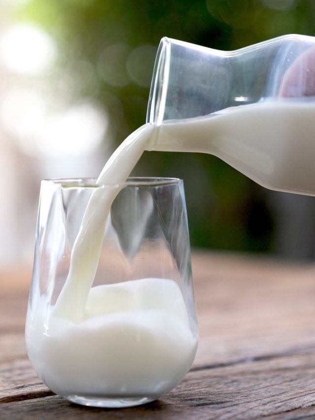 জ্বাল দিতে গিয়ে দুধ কেটে ছানা, ঠাকুমা-দিদিমার টোটকায় বাঁচবে দুধ