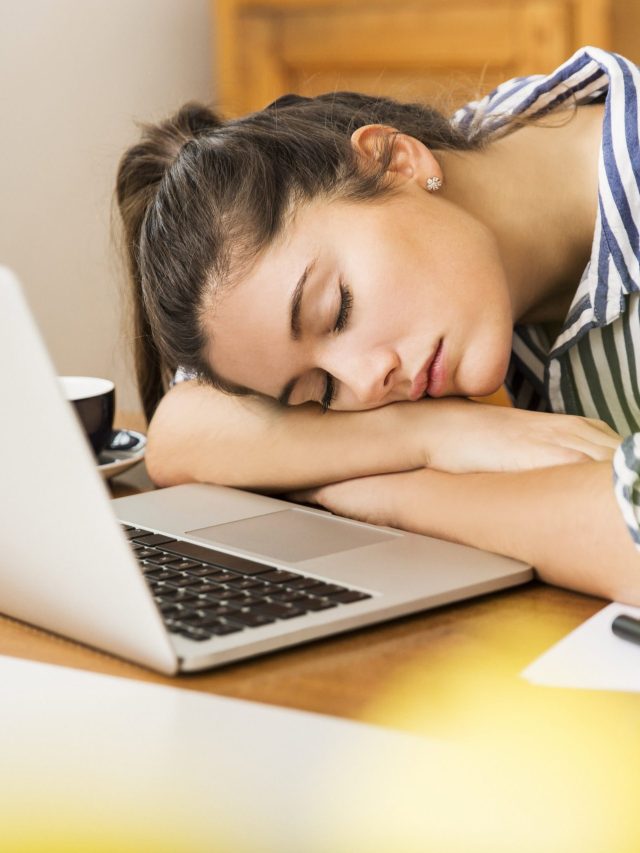 দুপুরে খাওয়ার পর ভাত-ঘুম দিচ্ছেন না? মারাত্মক ভুল করছেন