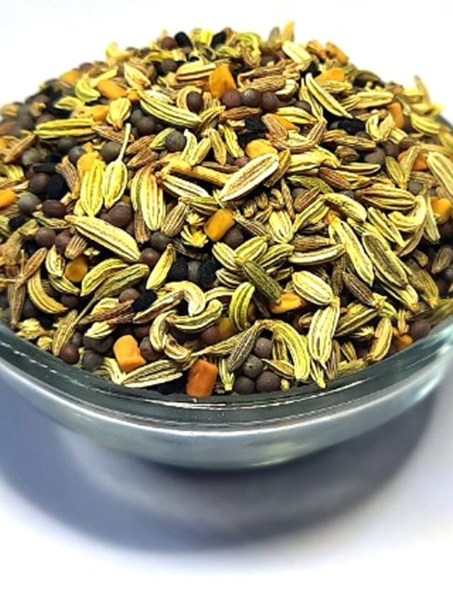 ফোড়ন দিলে আর চোখ জ্বলবে না, এই ট্রিক জানুন