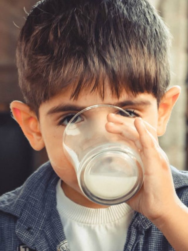 ব্রেন ছুটবে রকেটের গতিতে, দুধের সঙ্গে বাচ্চাকে মিশিয়ে খাওয়ান এই জিনিস