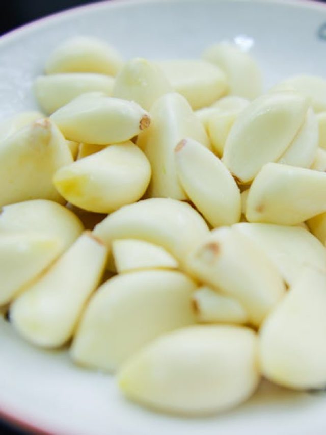 রাতে খান দু কোয়া রসুন, উপকার পাবেন দ্বিগুণ