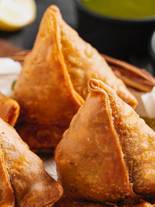 সিঙাড়া সবসময়ে ৩ কোনাই হয় কেন? অনেকেই জানেন না