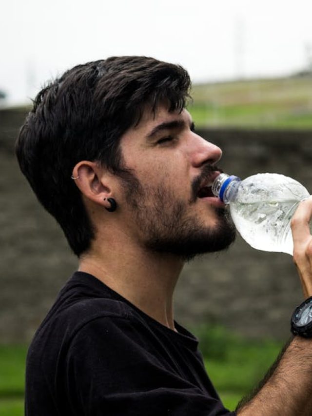 বয়স অনুযায়ী কতটা জলপান করা উচিত?