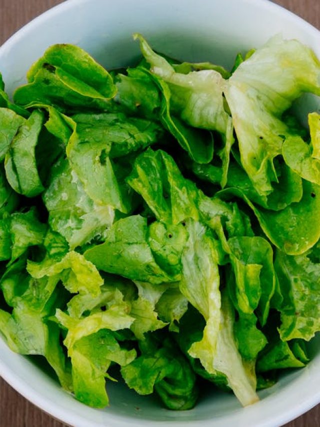 নিয়ম করে এই শাক খান, শরীরে আজীবন যৌবনের উত্তেজনা থাকবে ভরপুর!