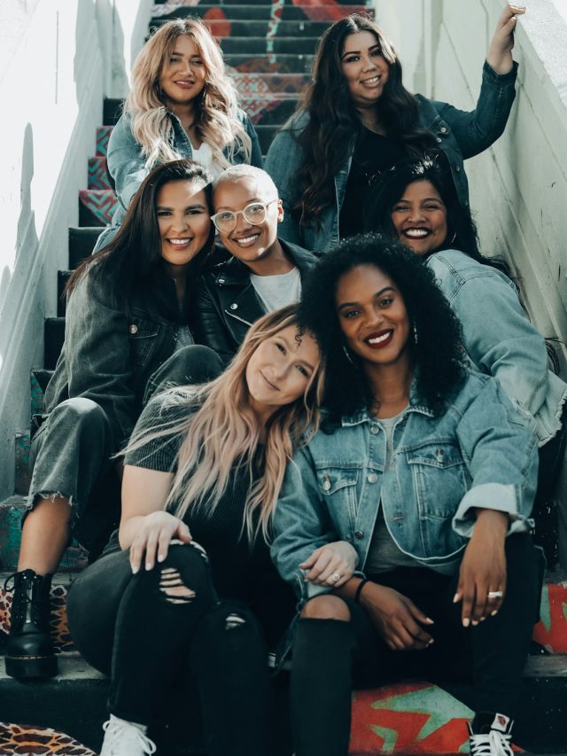 এই ৬ মানুষকে বন্ধু পেলে আপনার উন্নতি অনিবার্য, বলছেন চাণক্য