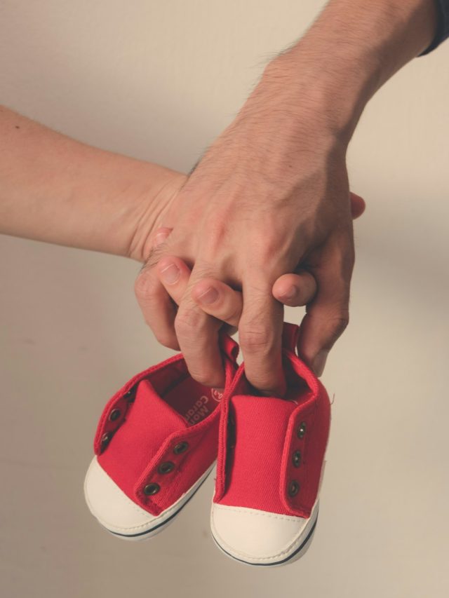 সন্তান নিতে চাইছেন? ৬ বিষয় মাথায় রেখে প্ল্যানিং করলে বড় বিপদ এড়াবেন