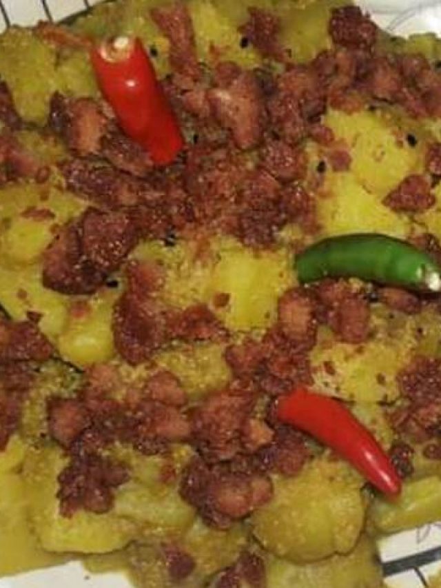 আলু-ডাঁটাও ফেল, বড়ি দিয়ে পোস্ত খেলে চনমনে থাকবে পেট