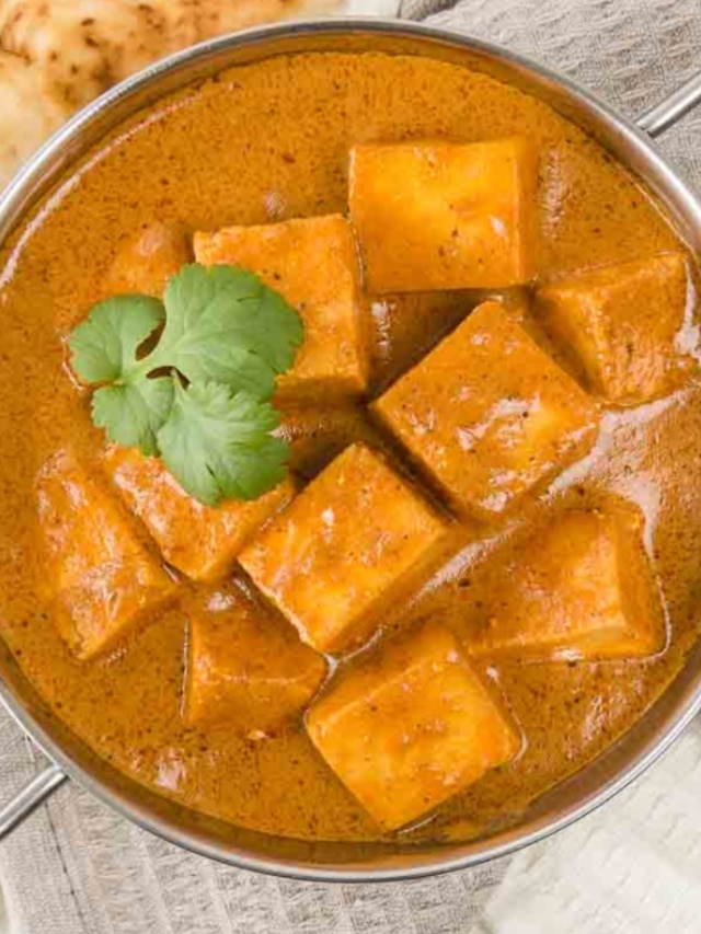 পেঁয়াজ-রসুন ছাড়া এভাবে বানান শাহি পনির, জমে যাবে সরস্বতী পুজো