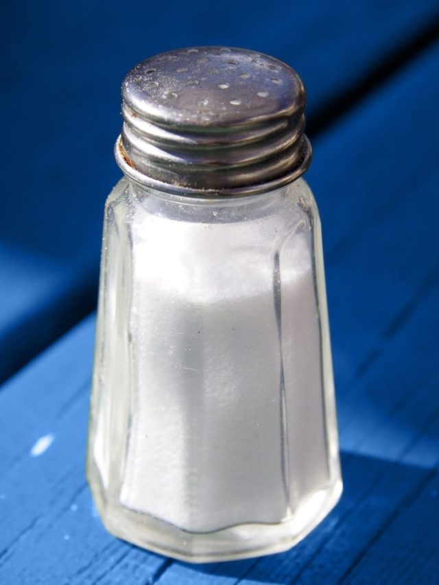 রান্নাঘরের নুন থেকেই শিক্ষা নিন, সবার কাছে নিজের কদর দেখে নিজেই চমকাবেন