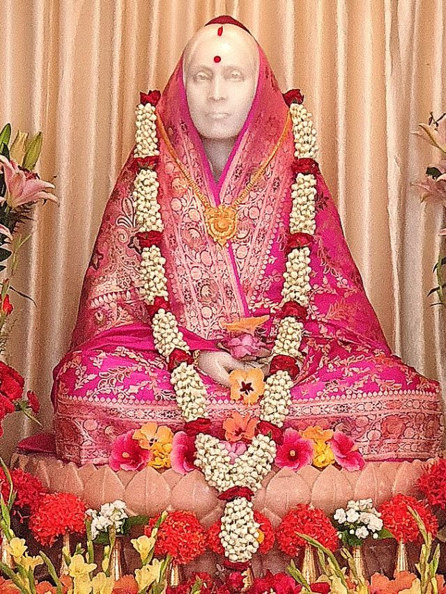 সবসময় আসে খারাপ চিন্তা? ফুরফুরে হবে মন-মেজাজ, পথ দেখালেন মা সারদা