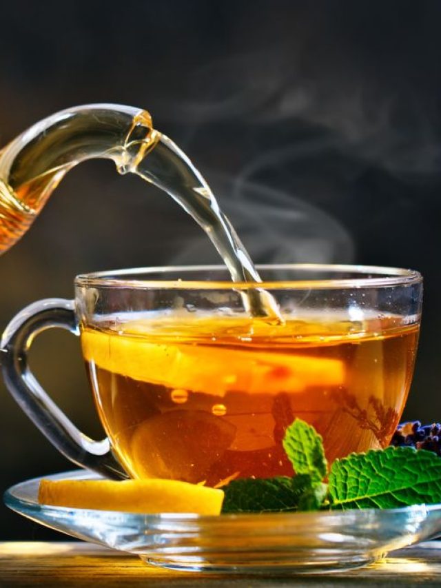 মুখে দিতে না দিতেই ঠান্ডা জল, ভুলেও খাবেন না এই রঙের কাপে চা