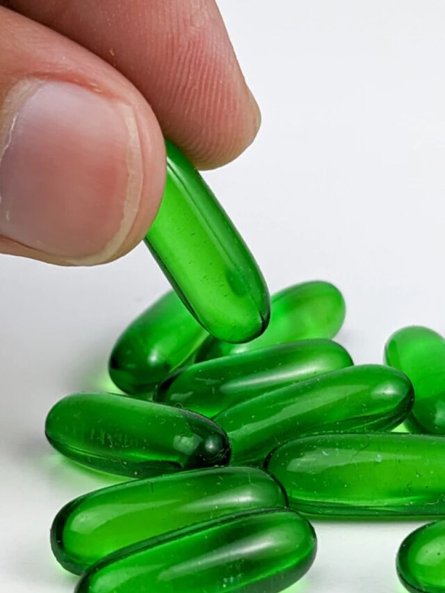 বলিরেখা দূর হবে, ত্বক হবে টানটান, এই ক্যাপসুল ভেঙে মুখে লাগান