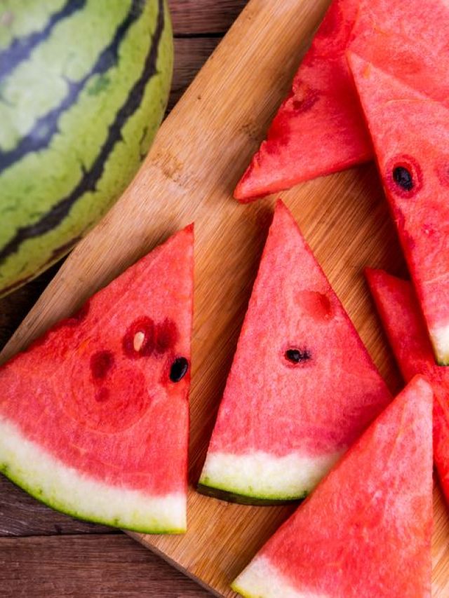 আনচান করছে নাকি শরীর? তরমুজ খাওয়ার পর এগুলি খাননি তো