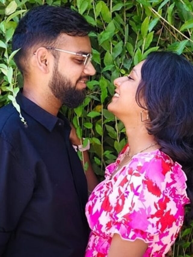 সহকর্মী আপনার প্রেমে পড়েছে, কীভাবে বুঝবেন?