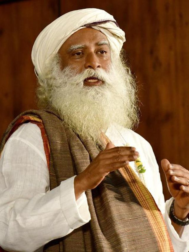 প্রেমে বেশিরভাগ মানুষ কেন ব্যথা পান? উত্তর দিলেন সদগুরু