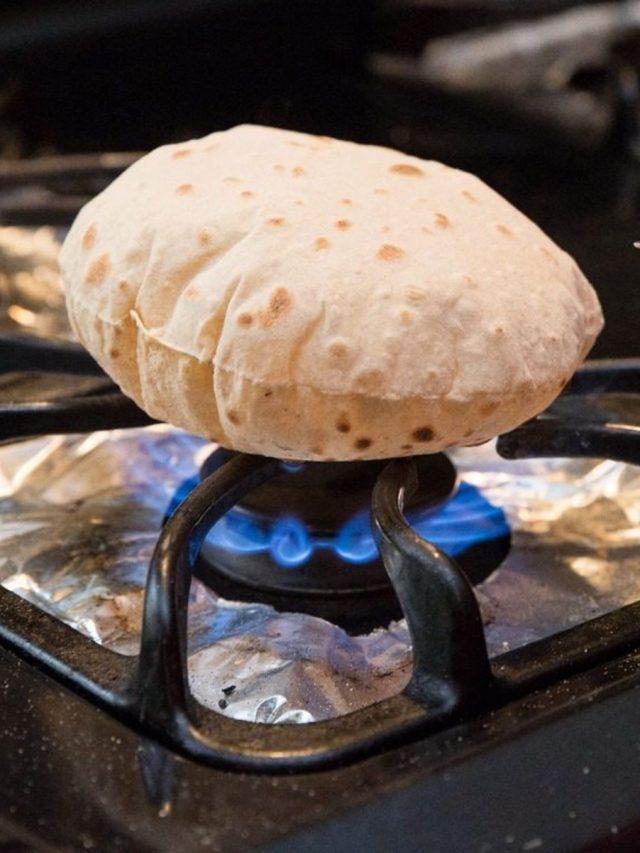 ১ টুকরো বরফেই রুটি হবে ফুটবলের মতো গোল-তুলোর মতো নরম