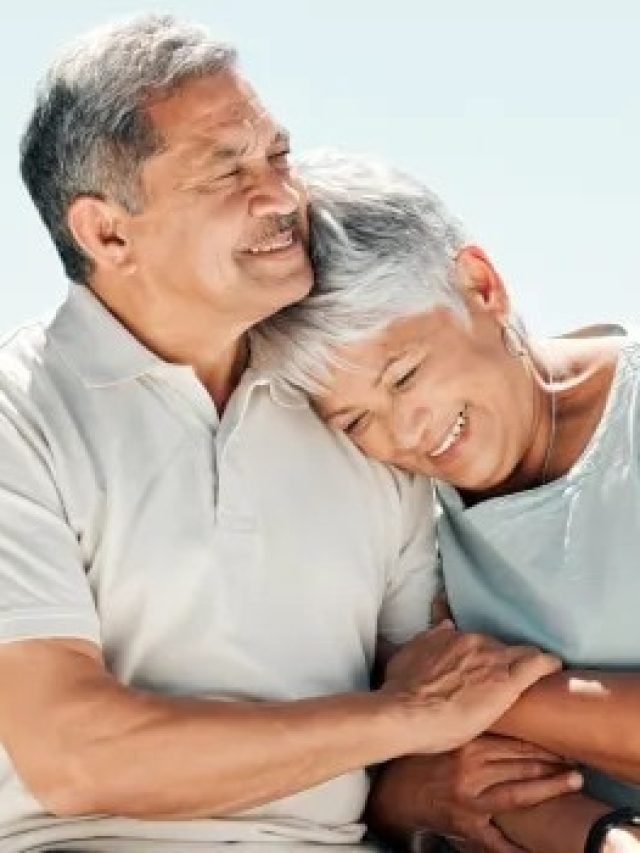 টগবগে তরুণ হয়ে ১০০ বছর বাঁচতে চান? ডায়েটে রাখুন এই ৪ ভিটামিন