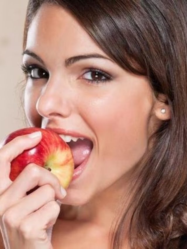 এই ৫ ফল জরায়ুতে সিস্ট-ফাইব্রয়েডের ঝুঁকি কমায়