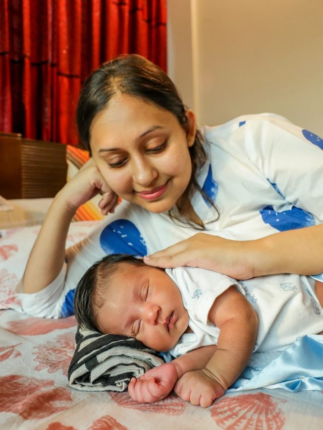 ৩৫ বছর বয়সের পর মা হবেন? জানুন কতটা ঝুঁকিপূর্ণ