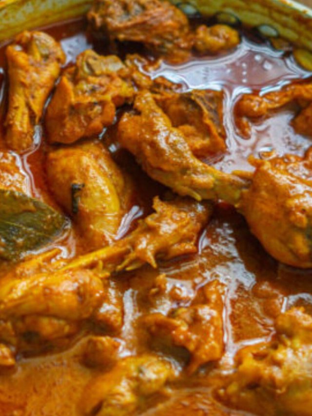 খাঁটি বাংলাদেশি 'গোয়ালন্দ স্টিমার চিকেন', মুরগি-চিংড়ির অপূর্ব মিশেল