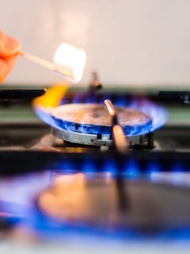 দেশলাই না লাইটার, গ্যাস ওভেন জ্বালাতে সবচেয়ে নিরাপদ কোনটি?