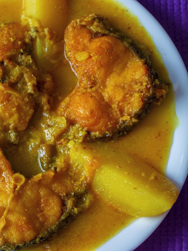 গরমে বানান রবীন্দ্রনাথের পছন্দের এই মাছের ঝোল, শরীর থাকবে ঠান্ডা