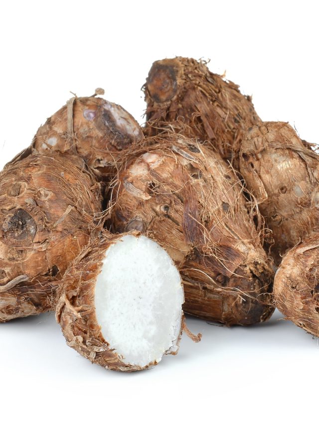 ছুলতে গেলেই ওঠে প্রবল চুলকুনি? কচু ছোলার ৪ কায়দা শিখে নিন