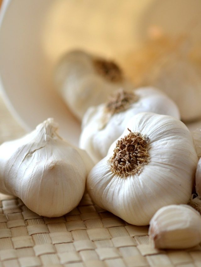 রসুন খেলে হার্ট অ্যাটাকের চান্স বাড়ে, কাদের জানুন