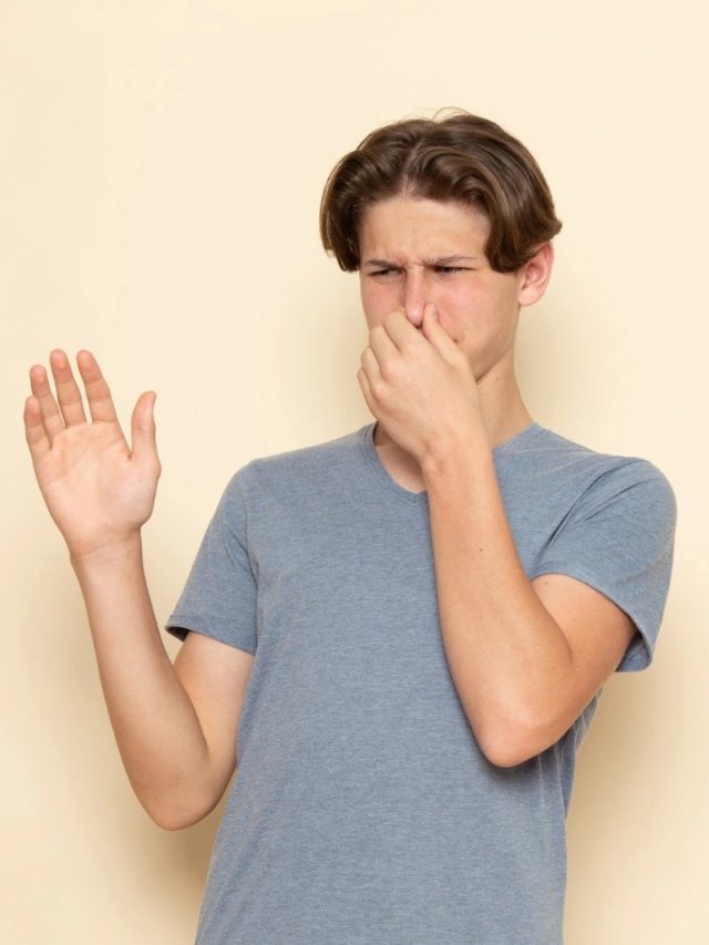 জামা কাপড় কাচলেও গন্ধ যাচ্ছে না? মানুন এই ৩ টিপস