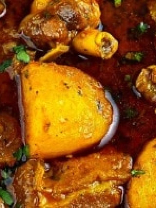 শুধু দিন এই বাটা, তাতেই জমবে আলু দিয়ে খাসির মাংসের ঝোল