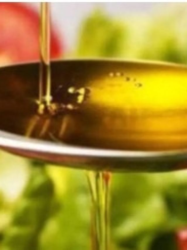 রোজ রাতে এখানে  লাগান এই তেল, শরীরে হবে এই  খেলা