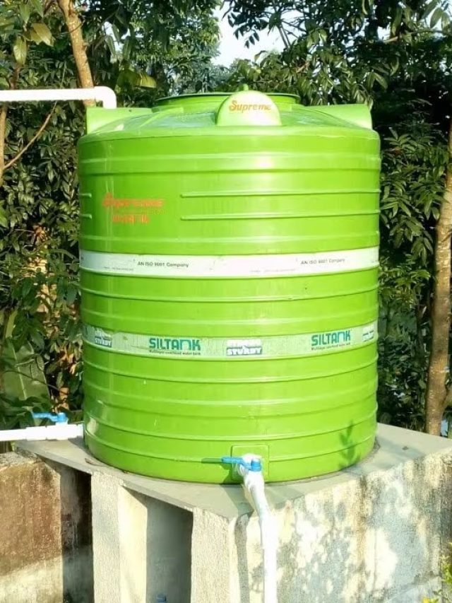 বাড়ির এই জায়গায় জলের ট্যাঙ্ক রাখবেন না, দারিদ্র্য-অশান্তি ঘিরে ধরবে