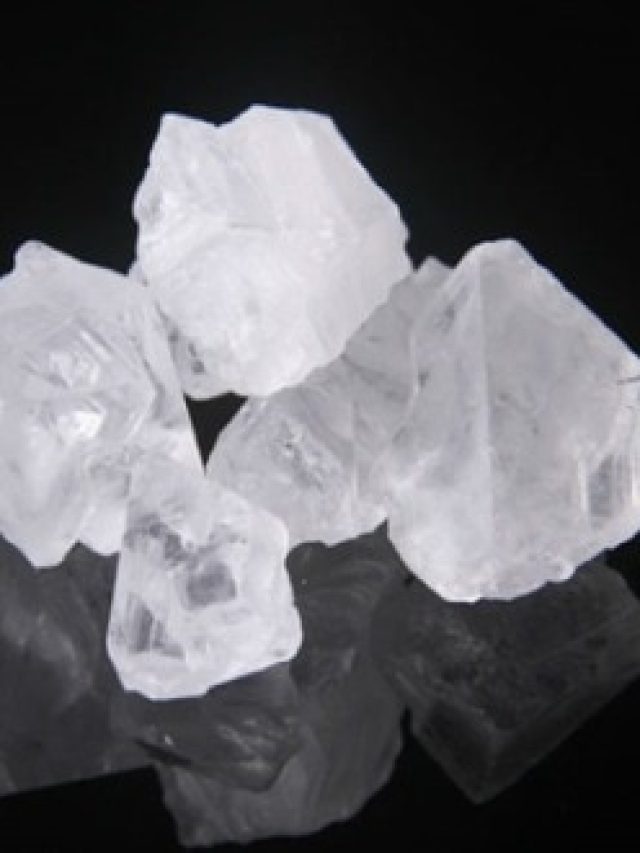 মানিব্যাগে রেখে দিন এক টুকরো ফটকিরি,  জীবনে আসবে এসব সুখ