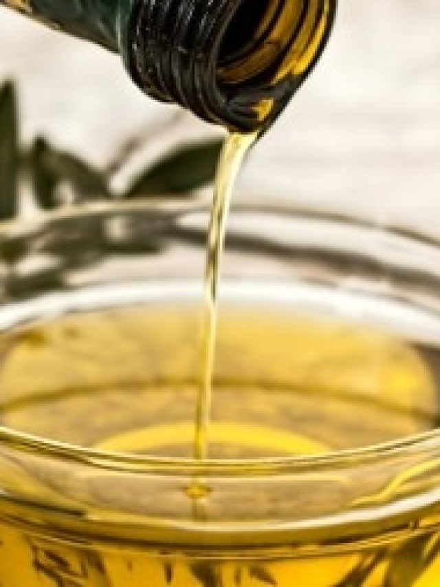 নারকেল তেলে এই ৩ ফল মেশান, টাক মাথাতেও গজাবে কুচকুচে কালো চুল