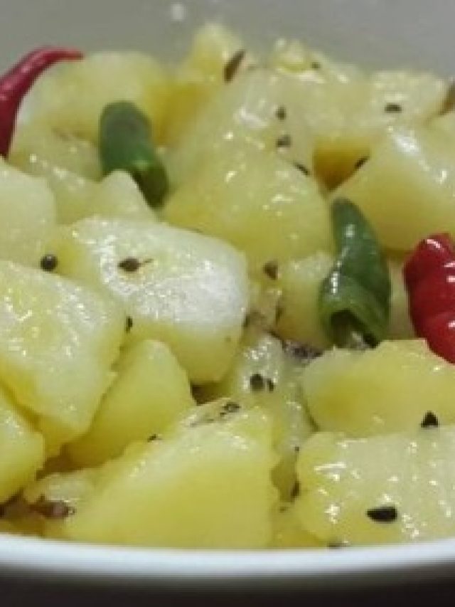 দিতে হবে এই মশলা,  তবেই টেস্টি হবে  সাদা আলুর তরকারি